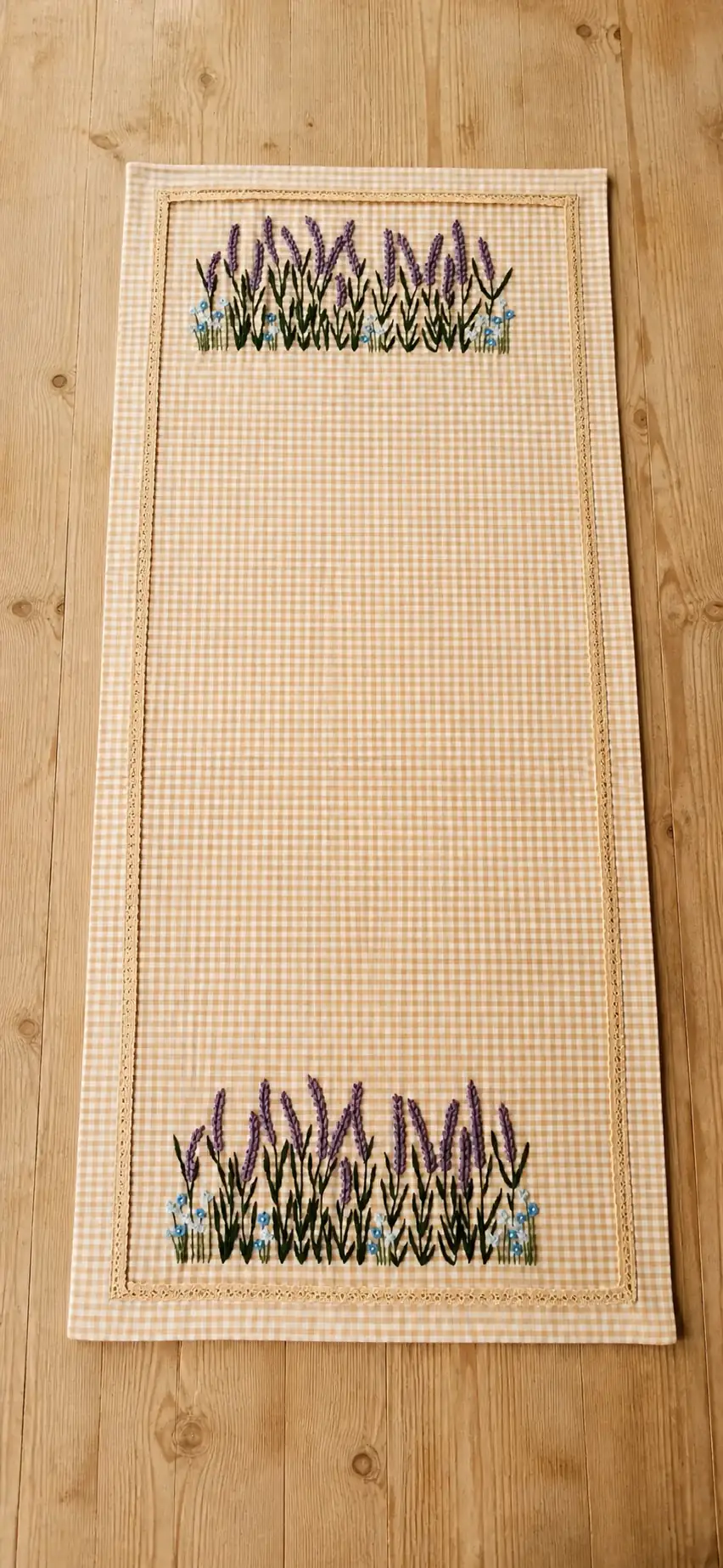Lavanta Bahçesi Nakışlı Pötikare Runner